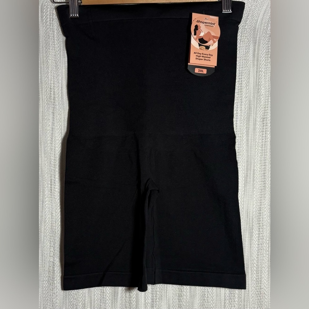Essentials Black Shapewear